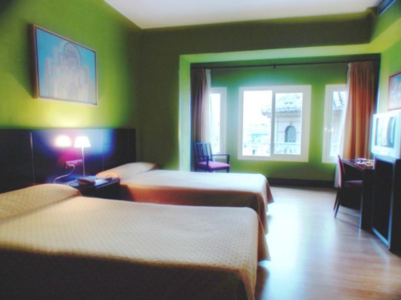 Hotel Carlos V Granada Quarto foto